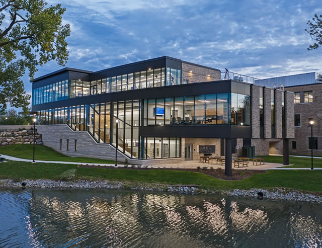 The Achatz Hall of Science and John and Toni Murray Research Center